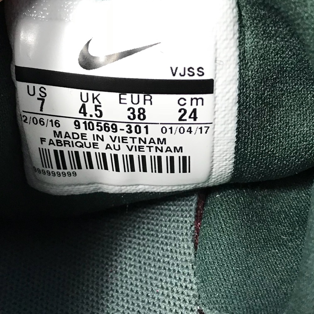 NWT Nike Air Presto Fly Green WMNS - Picture 7 of 8
